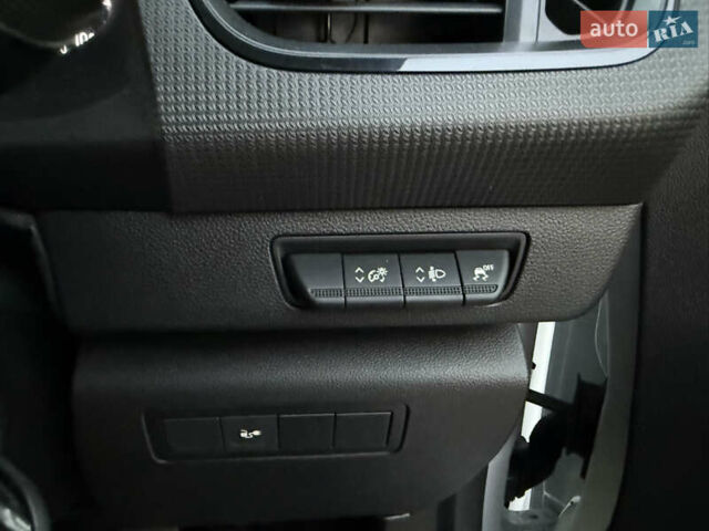 Белый Рено Кенгу, объемом двигателя 0 л и пробегом 2 тыс. км за 15300 $, фото 19 на Automoto.ua