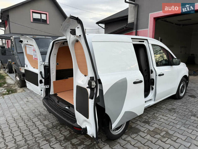 Белый Рено Кенгу, объемом двигателя 0 л и пробегом 2 тыс. км за 15300 $, фото 10 на Automoto.ua