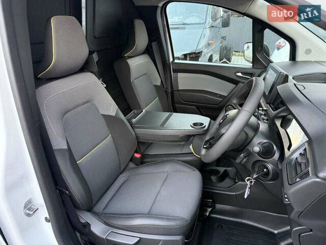 Белый Рено Кенгу, объемом двигателя 0 л и пробегом 2 тыс. км за 15300 $, фото 15 на Automoto.ua