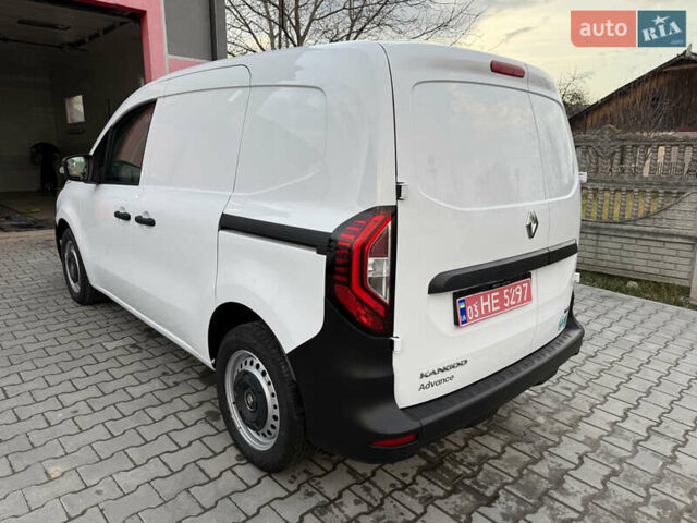 Белый Рено Кенгу, объемом двигателя 0 л и пробегом 2 тыс. км за 15300 $, фото 8 на Automoto.ua