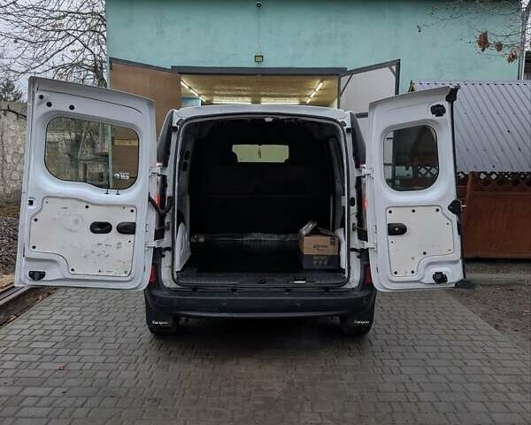 Білий Рено Кєнгу, об'ємом двигуна 1.5 л та пробігом 228 тис. км за 6000 $, фото 20 на Automoto.ua