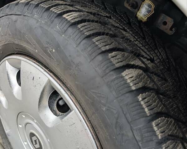 Білий Рено Кєнгу, об'ємом двигуна 1.5 л та пробігом 228 тис. км за 6000 $, фото 11 на Automoto.ua