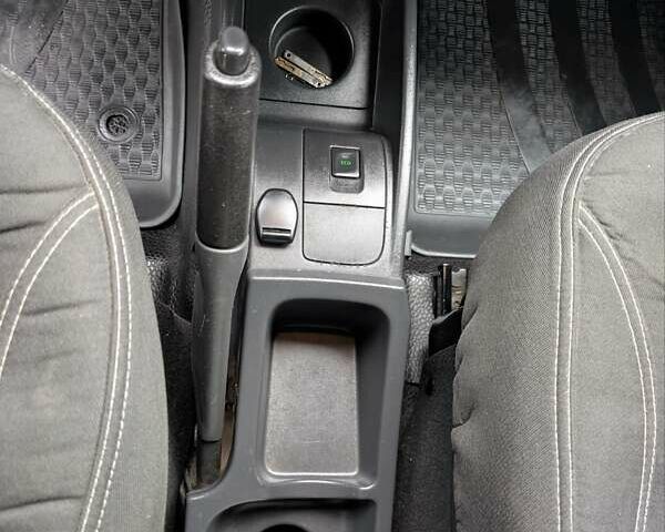 Білий Рено Кєнгу, об'ємом двигуна 1.5 л та пробігом 228 тис. км за 6000 $, фото 13 на Automoto.ua