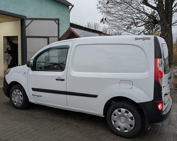 Білий Рено Кєнгу, об'ємом двигуна 1.5 л та пробігом 228 тис. км за 6000 $, фото 6 на Automoto.ua