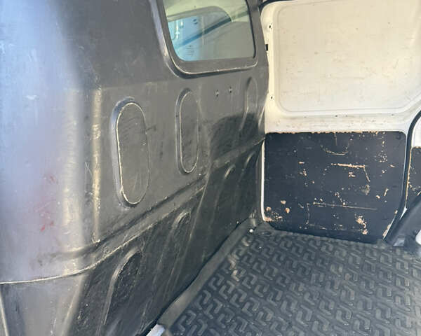 Рено Кєнгу 2016 у Мостисках на Automoto.ua Білий Рено Кєнгу, об'ємом двигуна 1.46 л та пробігом 330 тис. км за 6699 $, фото 5 на Automoto.ua