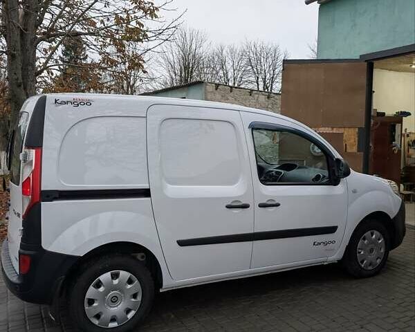 Білий Рено Кєнгу, об'ємом двигуна 1.5 л та пробігом 228 тис. км за 6000 $, фото 4 на Automoto.ua