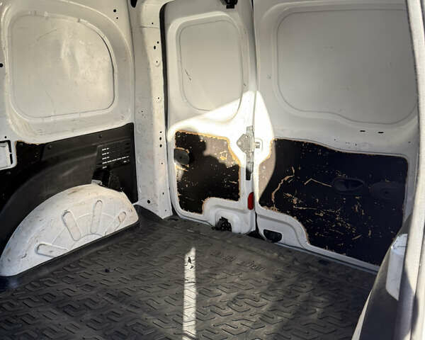 Рено Кєнгу 2016 у Мостисках на Automoto.ua Білий Рено Кєнгу, об'ємом двигуна 1.46 л та пробігом 330 тис. км за 6699 $, фото 6 на Automoto.ua