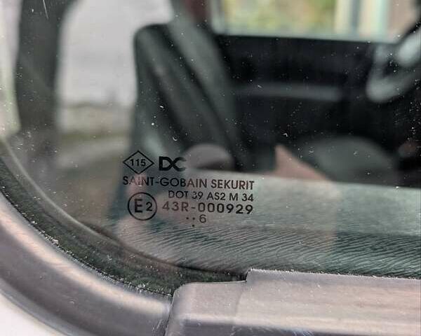 Білий Рено Кєнгу, об'ємом двигуна 1.5 л та пробігом 228 тис. км за 6000 $, фото 27 на Automoto.ua