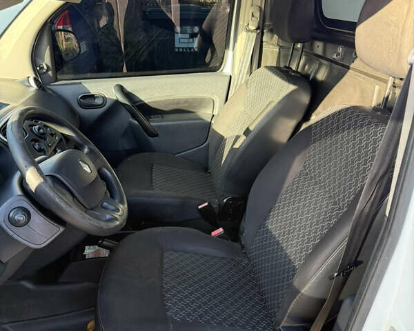 Рено Кєнгу 2016 у Мостисках на Automoto.ua Білий Рено Кєнгу, об'ємом двигуна 1.46 л та пробігом 330 тис. км за 6699 $, фото 8 на Automoto.ua