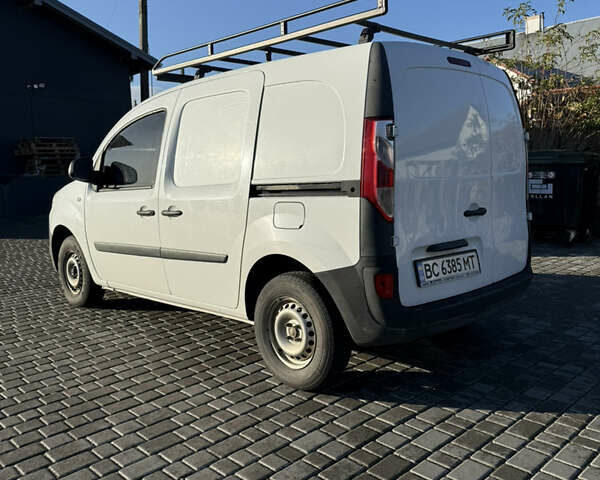 Рено Кєнгу 2016 у Мостисках на Automoto.ua Білий Рено Кєнгу, об'ємом двигуна 1.46 л та пробігом 330 тис. км за 6699 $, фото 3 на Automoto.ua