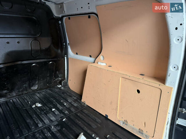 Белый Рено Кенгу, объемом двигателя 1.46 л и пробегом 88 тыс. км за 10500 $, фото 15 на Automoto.ua