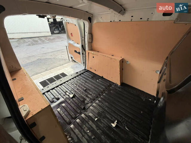 Белый Рено Кенгу, объемом двигателя 1.46 л и пробегом 88 тыс. км за 10500 $, фото 16 на Automoto.ua