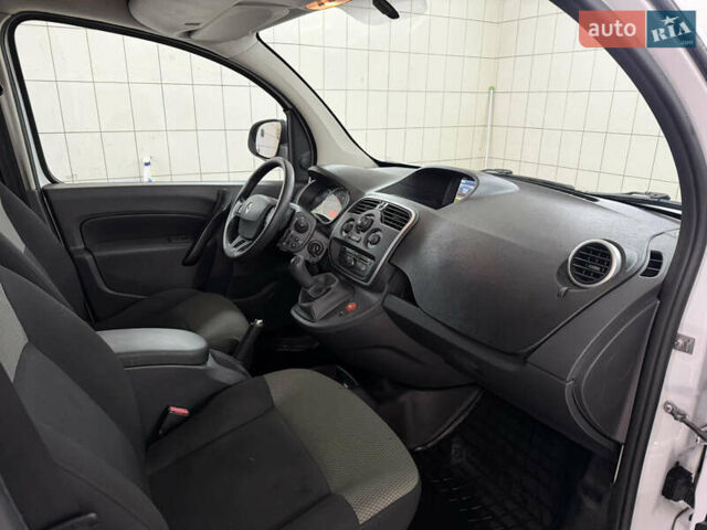 Белый Рено Кенгу, объемом двигателя 1.46 л и пробегом 88 тыс. км за 10500 $, фото 12 на Automoto.ua