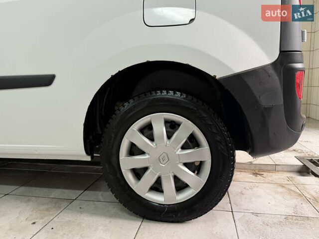 Белый Рено Кенгу, объемом двигателя 1.46 л и пробегом 88 тыс. км за 10500 $, фото 6 на Automoto.ua