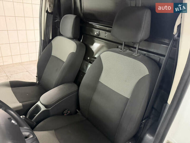 Белый Рено Кенгу, объемом двигателя 1.46 л и пробегом 88 тыс. км за 10500 $, фото 8 на Automoto.ua