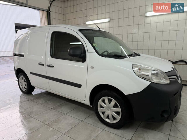Белый Рено Кенгу, объемом двигателя 1.46 л и пробегом 88 тыс. км за 10500 $, фото 2 на Automoto.ua