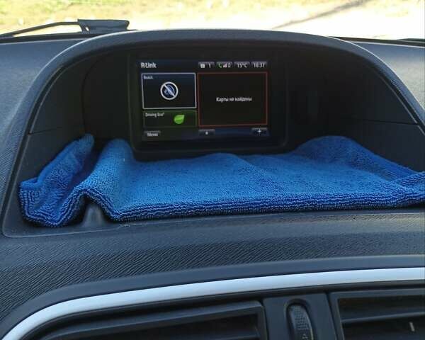 Белый Рено Кенгу, объемом двигателя 1.46 л и пробегом 178 тыс. км за 10200 $, фото 12 на Automoto.ua