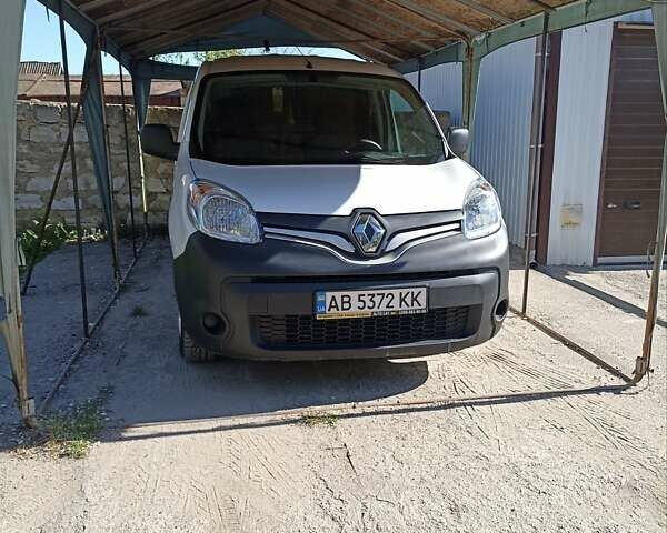Белый Рено Кенгу, объемом двигателя 1.46 л и пробегом 178 тыс. км за 10200 $, фото 42 на Automoto.ua