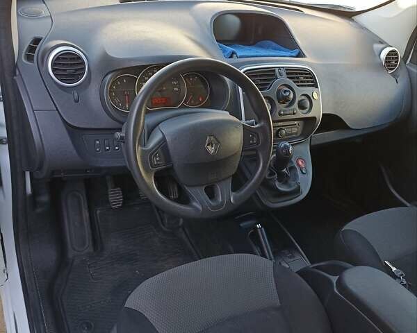 Белый Рено Кенгу, объемом двигателя 1.46 л и пробегом 178 тыс. км за 10200 $, фото 13 на Automoto.ua