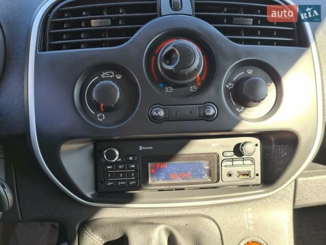 Белый Рено Кенгу, объемом двигателя 0 л и пробегом 91 тыс. км за 8600 $, фото 42 на Automoto.ua