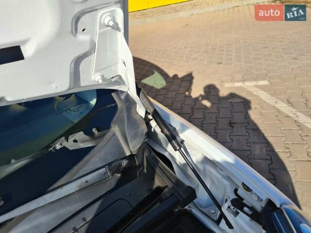 Белый Рено Кенгу, объемом двигателя 0 л и пробегом 91 тыс. км за 8600 $, фото 25 на Automoto.ua