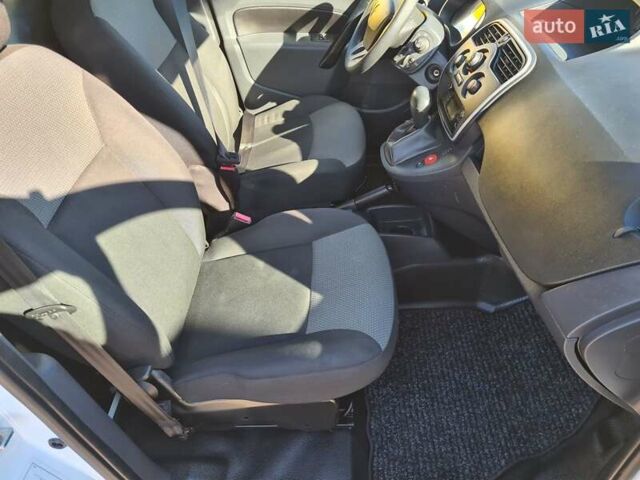 Белый Рено Кенгу, объемом двигателя 0 л и пробегом 91 тыс. км за 8600 $, фото 17 на Automoto.ua