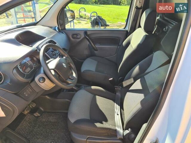 Белый Рено Кенгу, объемом двигателя 0 л и пробегом 91 тыс. км за 8600 $, фото 14 на Automoto.ua