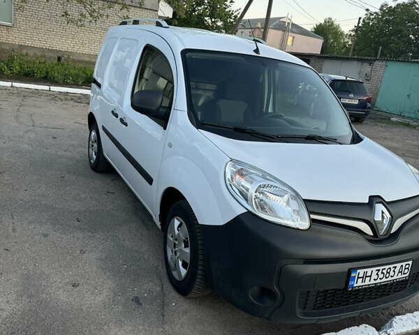 Белый Рено Кенгу, объемом двигателя 1.46 л и пробегом 160 тыс. км за 12000 $, фото 3 на Automoto.ua