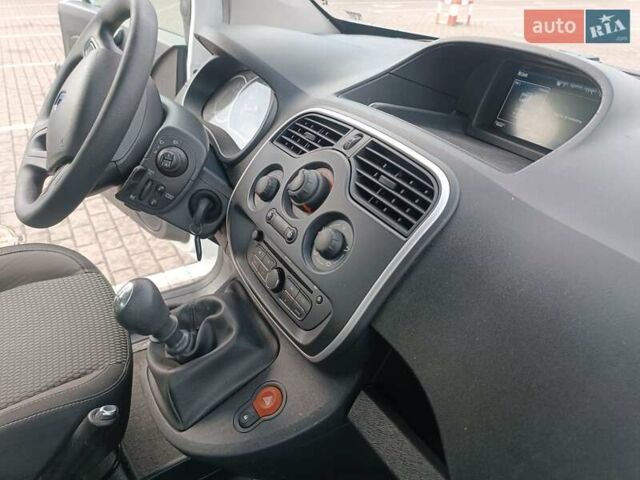 Рено Кенгу 2020 в Дубно на Automoto.ua Белый Рено Кенгу, объемом двигателя 1.46 л и пробегом 38 тыс. км за 12200 $, фото 27 на Automoto.ua