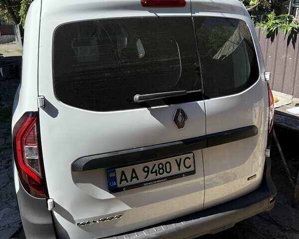 Белый Рено Кенгу, объемом двигателя 0 л и пробегом 4 тыс. км за 22000 $, фото 2 на Automoto.ua
