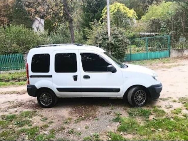 Белый Рено Кенгу, объемом двигателя 1.5 л и пробегом 300 тыс. км за 4500 $, фото 2 на Automoto.ua