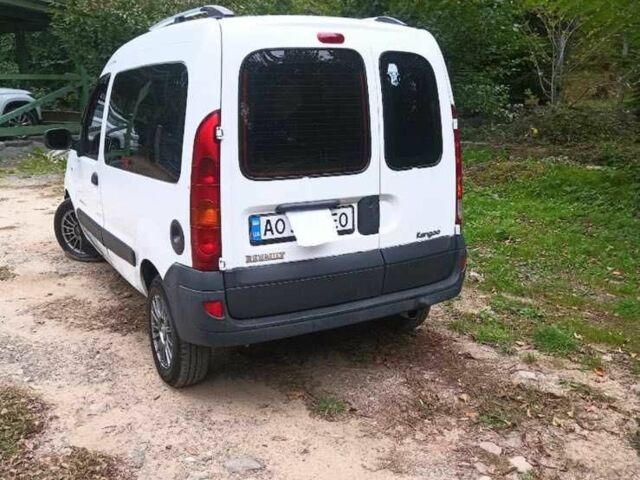 Белый Рено Кенгу, объемом двигателя 1.5 л и пробегом 300 тыс. км за 4500 $, фото 3 на Automoto.ua