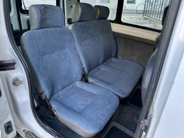 Белый Рено Кенгу, объемом двигателя 1.4 л и пробегом 187 тыс. км за 1750 $, фото 7 на Automoto.ua