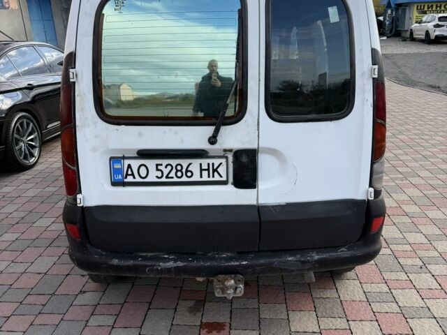 Белый Рено Кенгу, объемом двигателя 1.9 л и пробегом 250 тыс. км за 1850 $, фото 4 на Automoto.ua