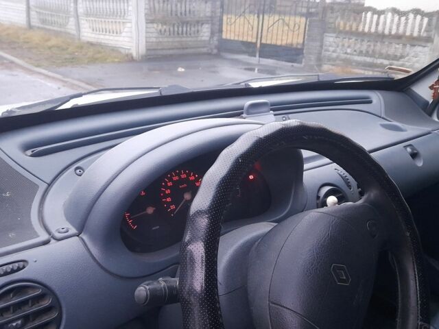 Белый Рено Кенгу, объемом двигателя 1.9 л и пробегом 150 тыс. км за 2450 $, фото 23 на Automoto.ua