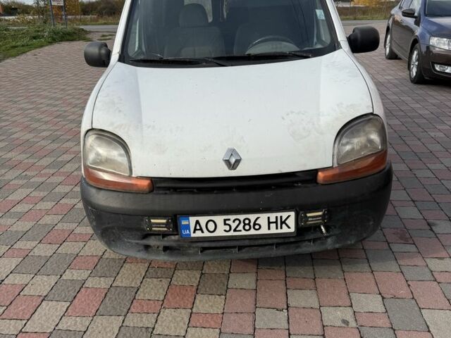 Белый Рено Кенгу, объемом двигателя 1.9 л и пробегом 250 тыс. км за 1850 $, фото 3 на Automoto.ua