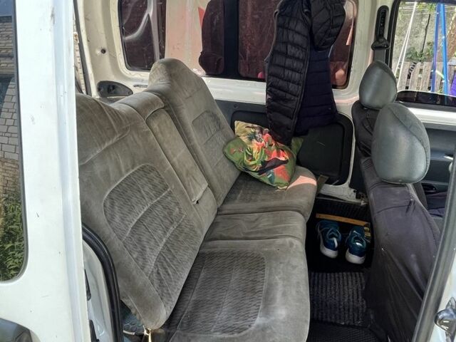 Рено Кєнгу 2000 у Фастове на Automoto.ua Білий Рено Кєнгу, об'ємом двигуна 1.1 л та пробігом 300 тис. км за 2000 $, фото 5 на Automoto.ua