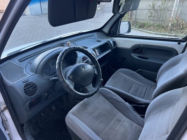 Белый Рено Кенгу, объемом двигателя 1.9 л и пробегом 299 тыс. км за 2649 $, фото 5 на Automoto.ua