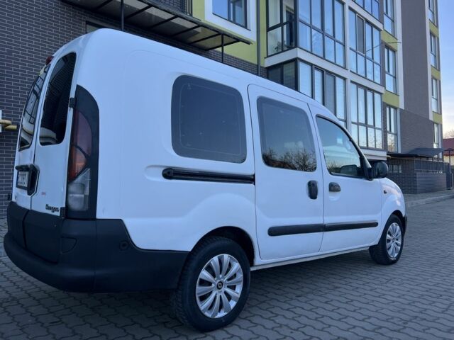 Белый Рено Кенгу, объемом двигателя 1.9 л и пробегом 299 тыс. км за 2649 $, фото 2 на Automoto.ua