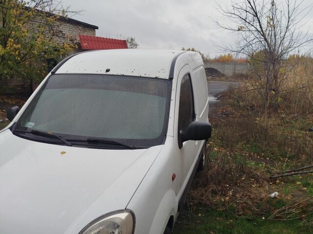 Белый Рено Кенгу, объемом двигателя 0 л и пробегом 340 тыс. км за 2000 $, фото 3 на Automoto.ua