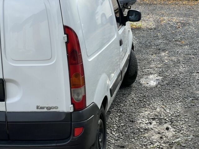 Рено Кєнгу 2005 у Вінниці на Automoto.ua Білий Рено Кєнгу, об'ємом двигуна 1.4 л та пробігом 300 тис. км за 1200 $, фото 4 на Automoto.ua