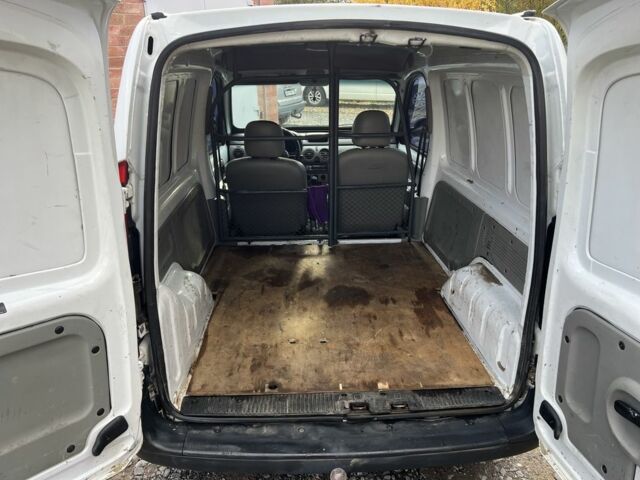 Рено Кєнгу 2005 у Вінниці на Automoto.ua Білий Рено Кєнгу, об'ємом двигуна 1.4 л та пробігом 300 тис. км за 1200 $, фото 6 на Automoto.ua