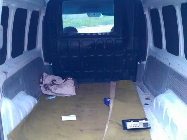 Білий Рено Кєнгу, об'ємом двигуна 1.5 л та пробігом 310 тис. км за 1850 $, фото 5 на Automoto.ua