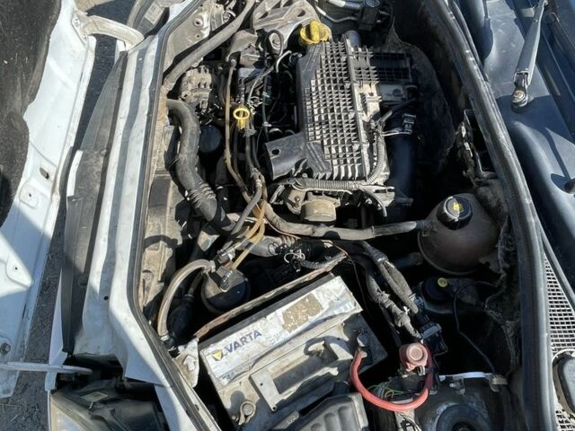 Білий Рено Кєнгу, об'ємом двигуна 1.5 л та пробігом 278 тис. км за 2500 $, фото 4 на Automoto.ua