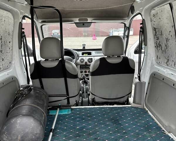 Білий Рено Кєнгу, об'ємом двигуна 1.39 л та пробігом 187 тис. км за 2600 $, фото 17 на Automoto.ua