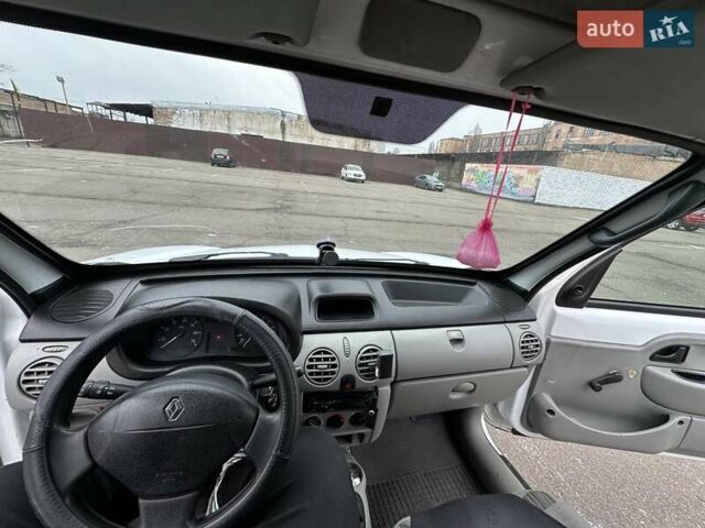 Білий Рено Кєнгу, об'ємом двигуна 1.39 л та пробігом 187 тис. км за 2600 $, фото 21 на Automoto.ua