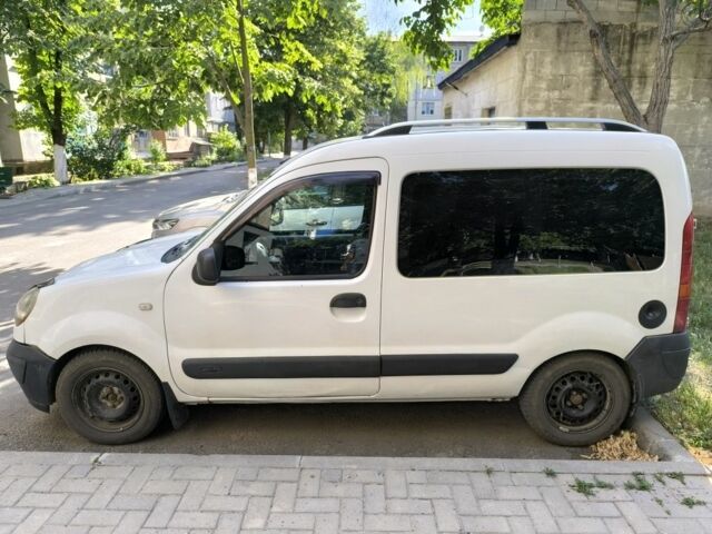 Білий Рено Кєнгу, об'ємом двигуна 1.5 л та пробігом 290 тис. км за 4999 $, фото 9 на Automoto.ua