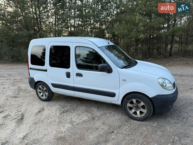 Белый Рено Кенгу, объемом двигателя 1.5 л и пробегом 300 тыс. км за 3700 $, фото 10 на Automoto.ua