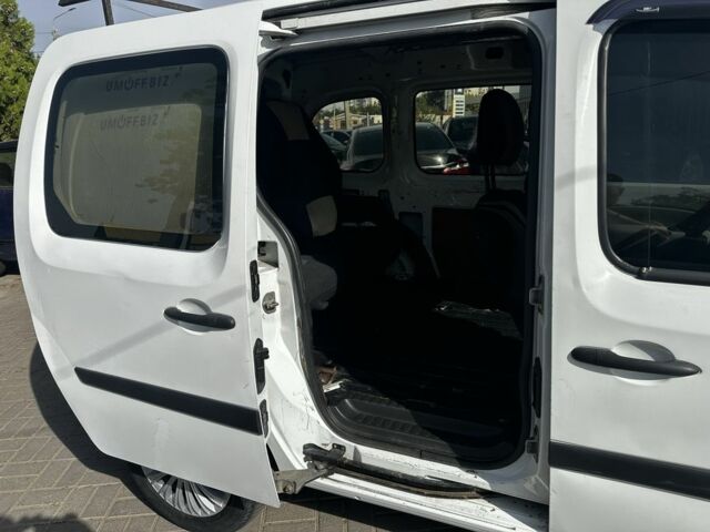 Рено Кенгу 2008 в Николаеве на Automoto.ua Белый Рено Кенгу, объемом двигателя 1.5 л и пробегом 230 тыс. км за 5200 $, фото 9 на Automoto.ua