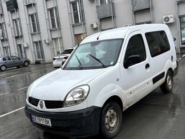 Белый Рено Кенгу, объемом двигателя 1.5 л и пробегом 268 тыс. км за 2800 $, фото 4 на Automoto.ua
